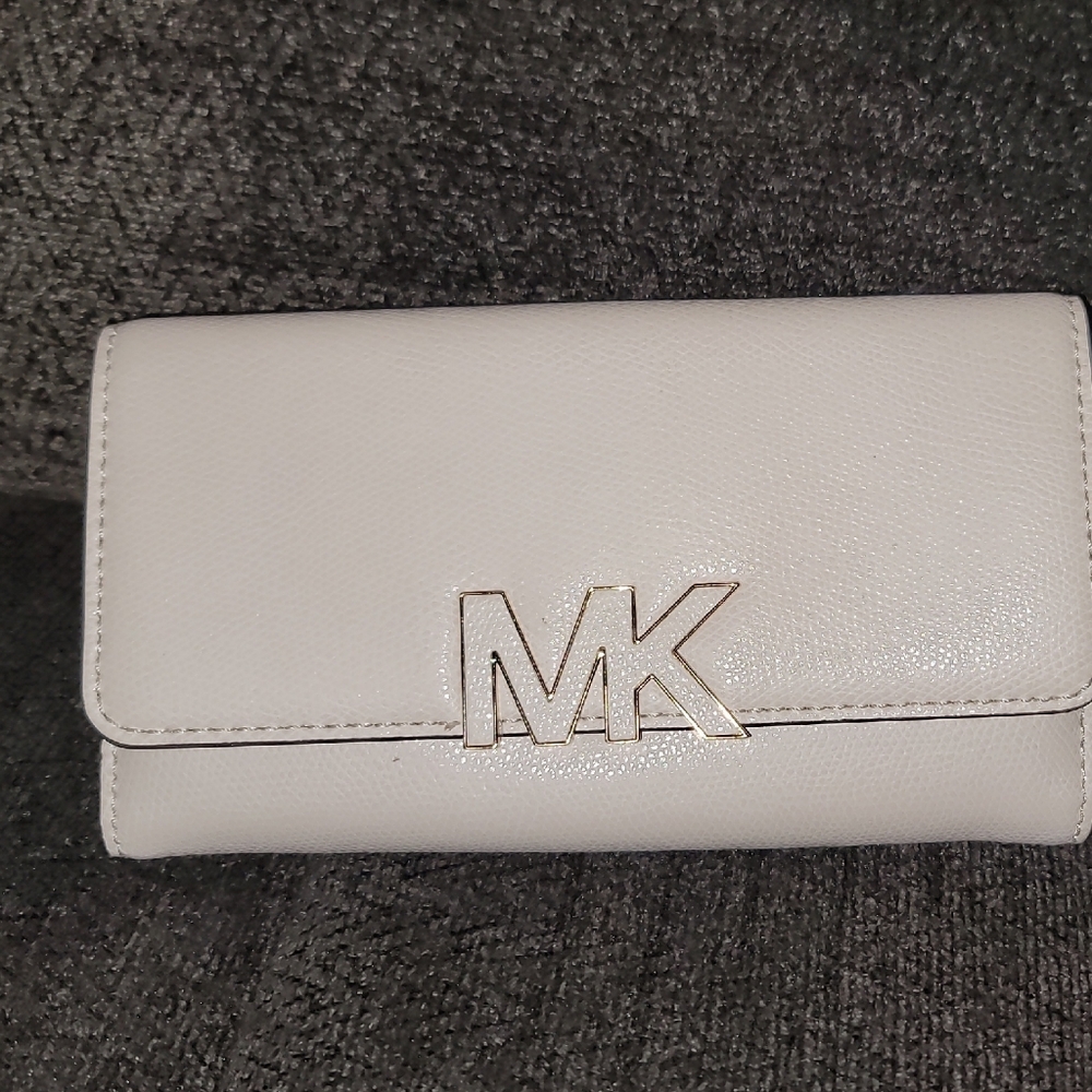 Michael Kors Cream Wallet with Gold Logo